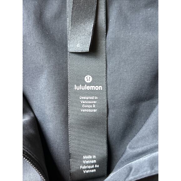 Lululemon Black full zip hood Vented Jacket Black zip pockets hi low hem sz 6 Ne - Picture 4 of 16
